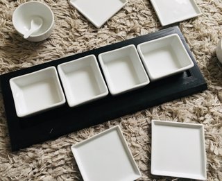 Juego de aperitivos de porcelana y madera