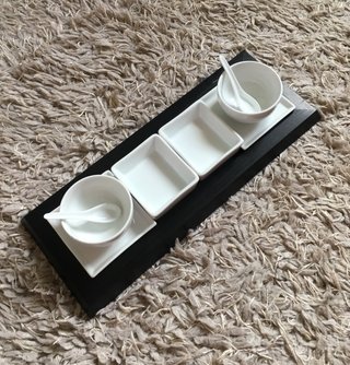 Juego de aperitivos de porcelana y madera