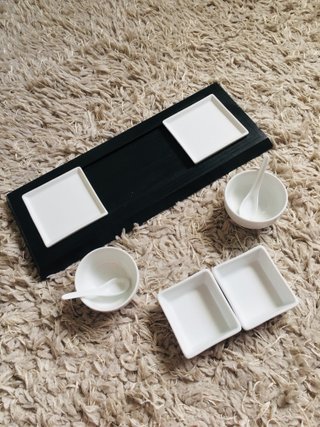Juego de aperitivos de porcelana y madera