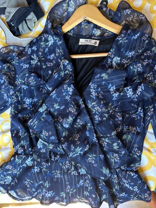 Blusa Tulip Creations floral volantes