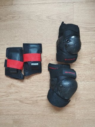 Monopatín Runfit Negro y Blanco