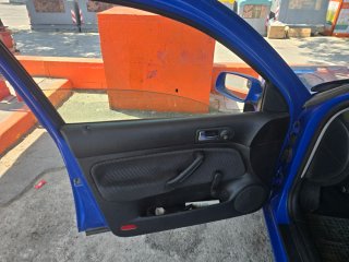 Volkswagen Golf 2004