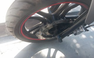 Scooter Plata y Rojo con Baúl