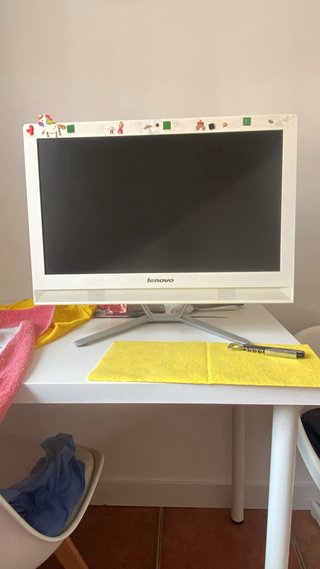Ordenador Lenovo Blanco y Plateado