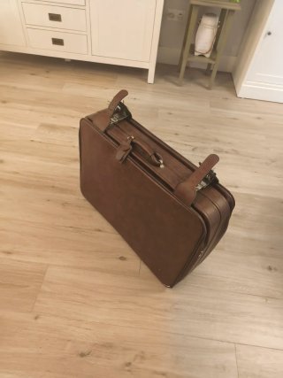 Maleta vintage marrón
