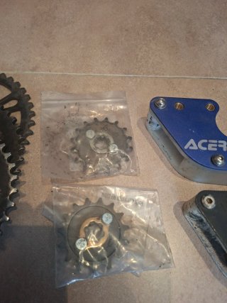 Kit arrastre Pitbike: Piñones, coronas y Cadena