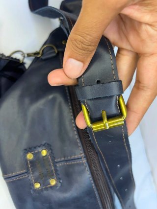 Riñonera unisex cuero autentico azul marino