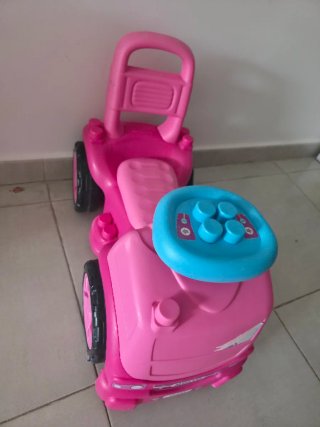 Correpasillos infantil rosa con volante