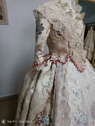 Vestido de fallera con complementos