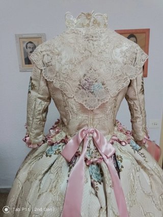 Vestido de fallera con complementos
