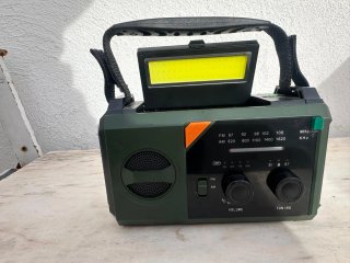 Radio Solar Portátil