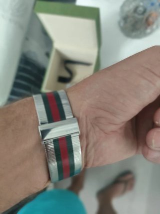 Reloj Gucci Plata y Verde