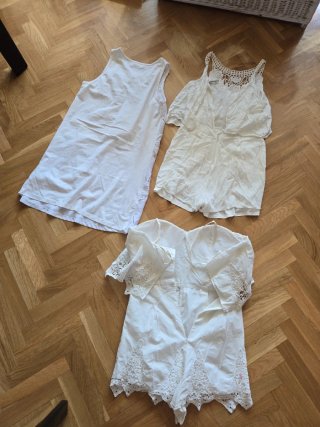 Vestido y mono blanco encaje