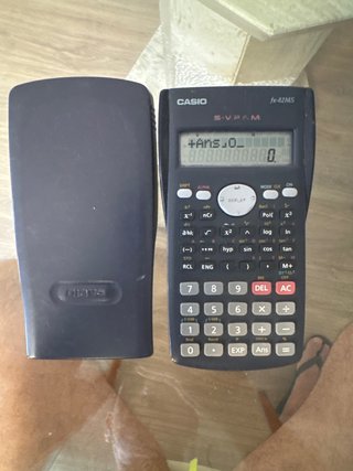 Calculadora Científica Casio fx-82MS