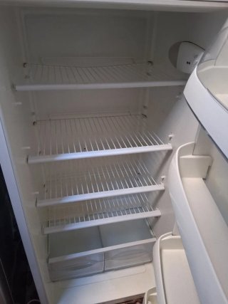 Frigorifero bianco a due porte