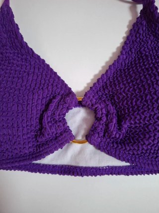 Conjunto bikini morado textura