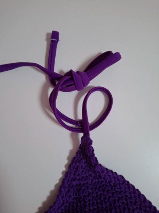 Conjunto bikini morado textura