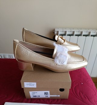 Mocasines dorados elegantes Talla 38/39