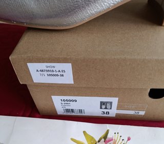 Mocasines dorados elegantes Talla 38/39