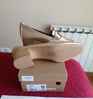 Mocasines dorados elegantes Talla 38/39