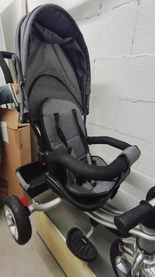 Triciclo para niños con manillar