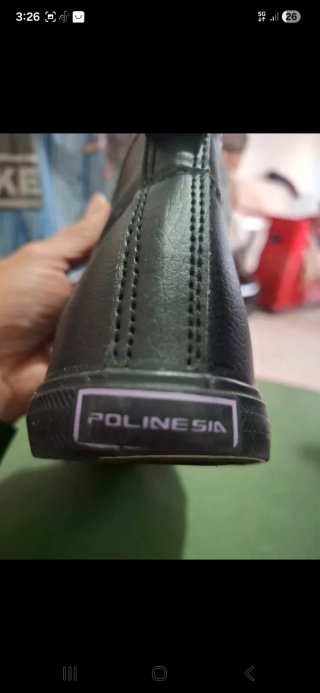 Botines deportivos negros