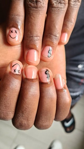 Servicio de uñas a domicilio