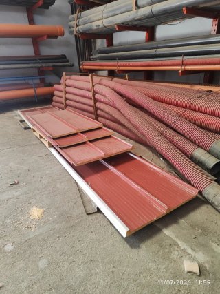 Chapa Sandwich Panel Rojo