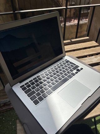 MacBook Air 13 2017 Plata con funda y cargador