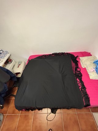 Mantón de Manila negro con flecos