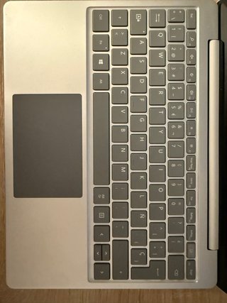 Microsoft Surface Laptop Go