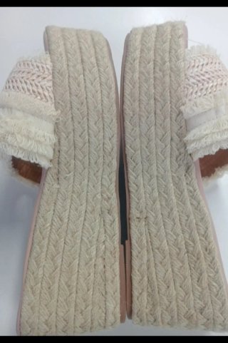 Sandalias cuña beige con flecos T.41