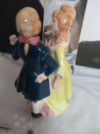 Pareja porcelana musical Sankyo