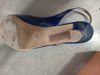 Peep toes de piel azul con plataforma y tacón alto