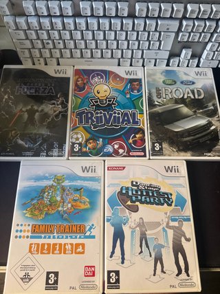 Confezione 5 Giochi Wii: Star Wars, Trivial, Ford, Famil