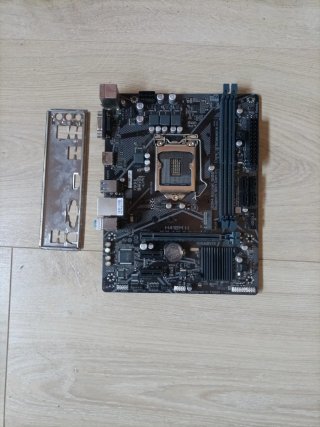 LEER Placa Base Gigabyte H410M H (con avería)
