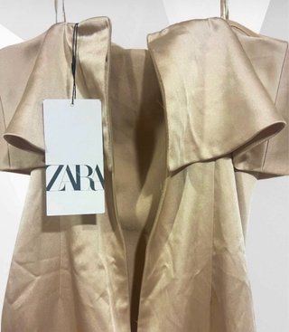 Talla XS. Vestido largo hombros descubiertos ZARA