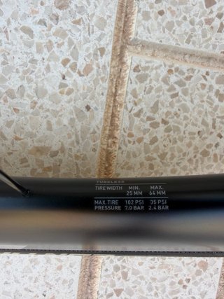 Ruedas DT Swiss 1400 Dicut 50 bujes 240