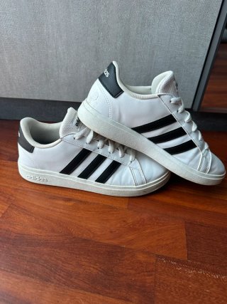 Scarpe Adidas bianche taglia 37 1/3
