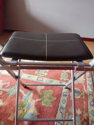Silla polipiel marrón y metal