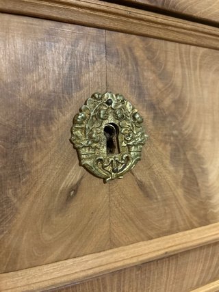 Cómoda antigua