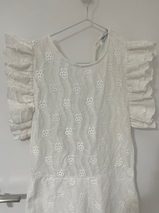 Mono blanco Zara con volantes