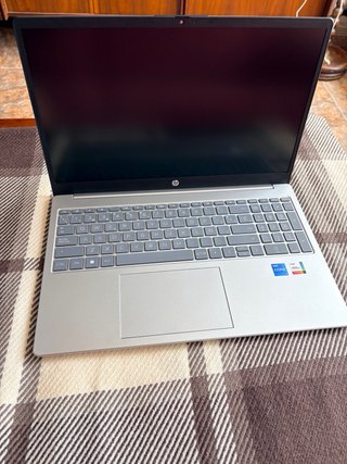 HP Laptop 15-fd0188ns Intel Core i5 16GB RAM