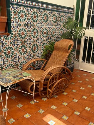 Sillón de mimbre individual reclinable con reviste