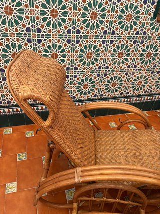 Sillón de mimbre individual reclinable con reviste