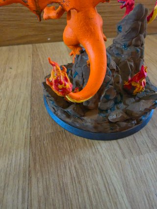 Diorama Pokémon Charmander, Charmeleon, Charizard