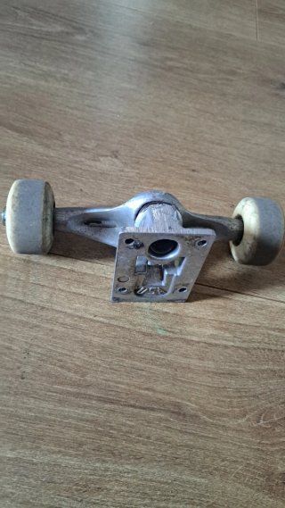 Ejes de skate Venture