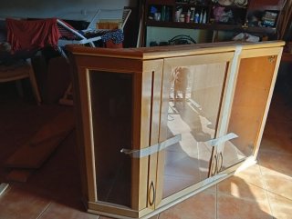 Vetrina in legno e vetro
