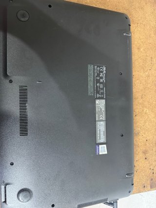 Portátil Asus con cargador