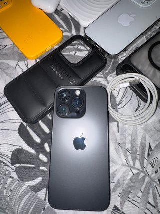 iPhone 14 Pro 256GB + AIRPODS!! COMO NUEVOS